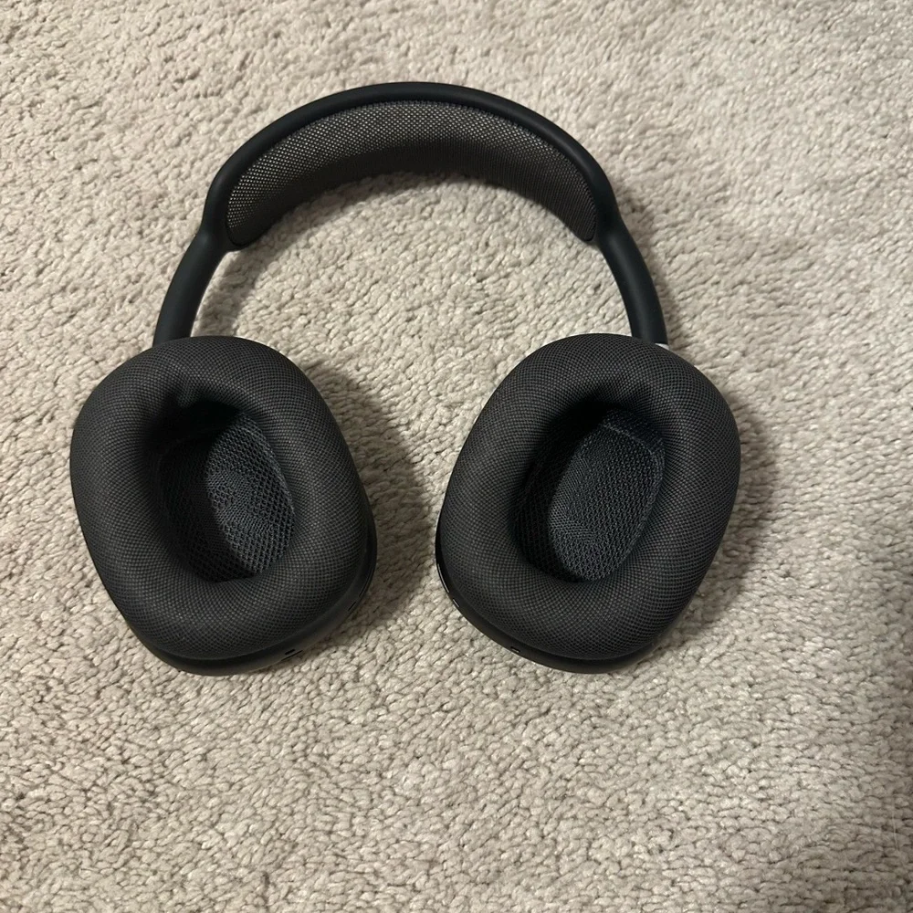 AirPod pro max